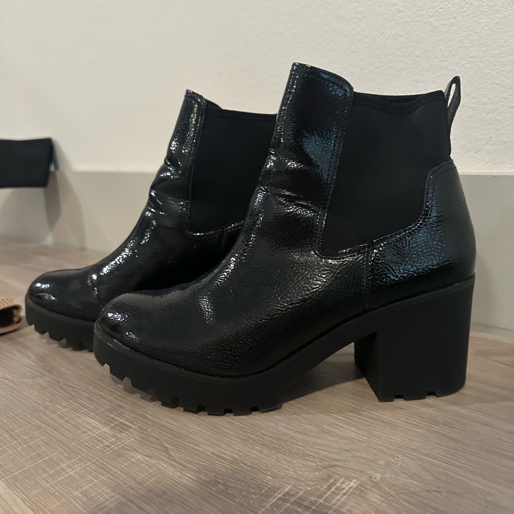 ALDO Black Chunky Heel Ankle Boots - Picture 2 of 2